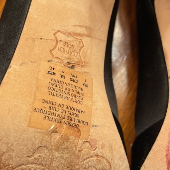 Kenneth Cole Reaction Black Satin Open-Toed Heels with Bow Accent - Picture 9 of 9